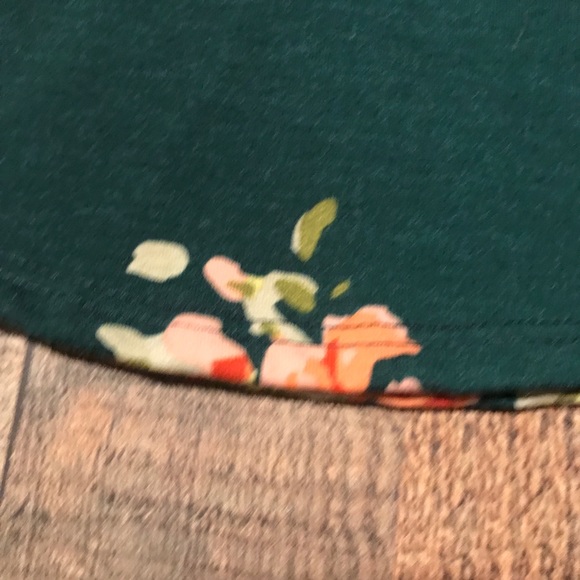 LulaRoe Randy Baseball Tee NWOT - Picture 4 of 6